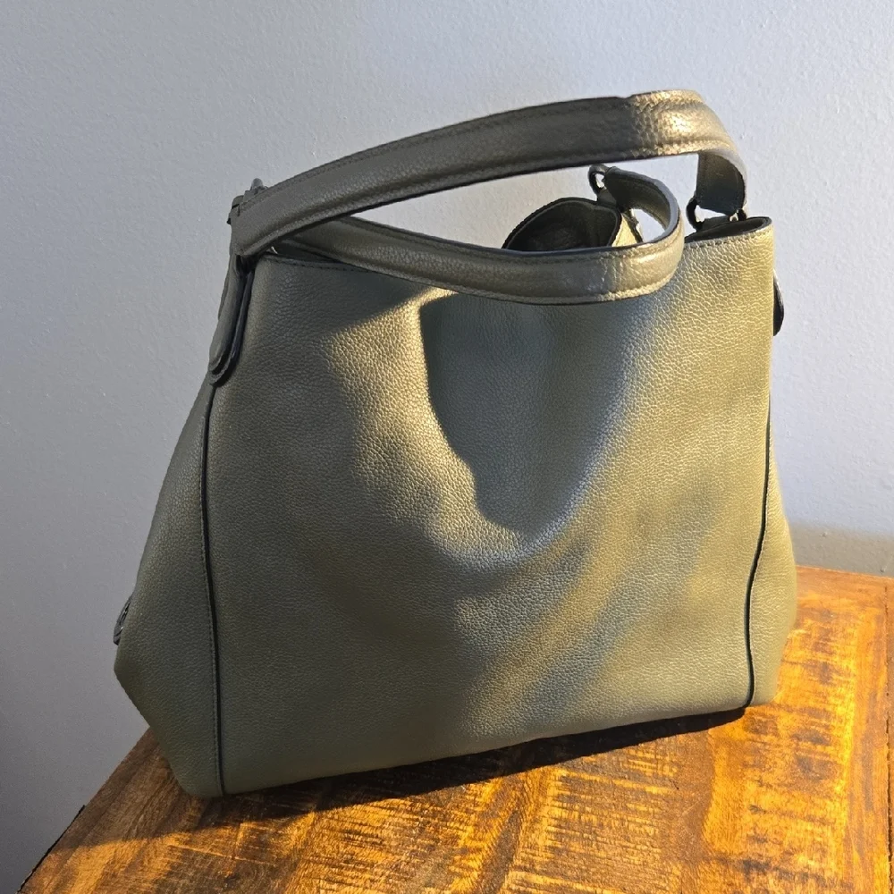 Coach Green Shoulder Bag - Picture 9 of 9